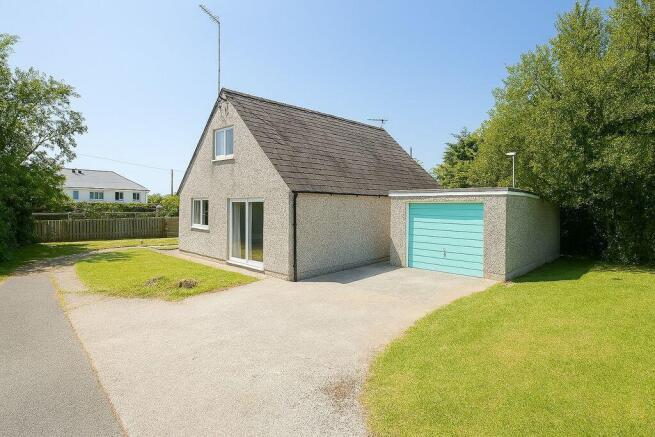 2 bed property, in 25 Tyn Rhos Estate, £185,000