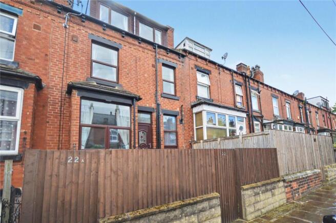 4 bed property, in Cross Flatts Terrace, £179,950