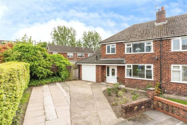3 bed property, in Mancroft Close, £280,000