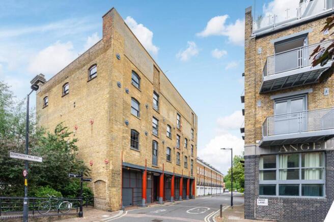 3 bed property, in Bermondsey Wall East, £1,550,000