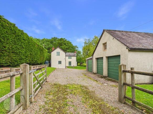 4 bed property, in Willow Cottage, £450,000