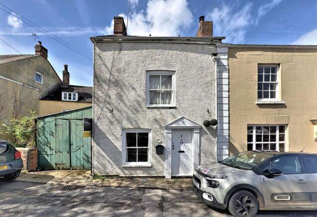 3 bed property, in High Street, £239,618