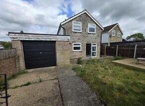3 bed property, in Links Way, £210,000