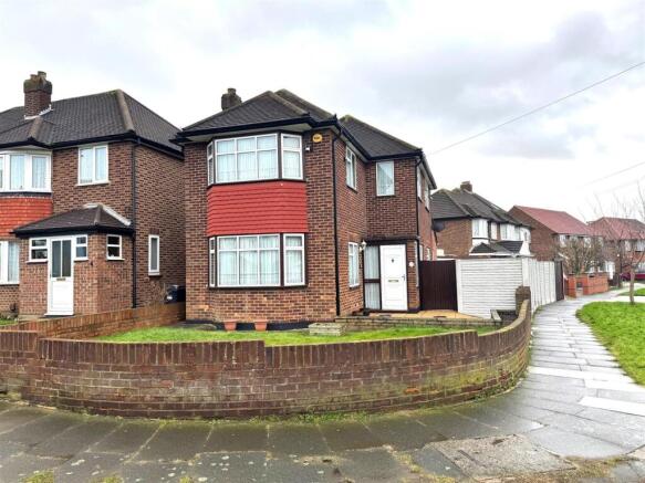 3 bed property, in Pegg Road, £619,950