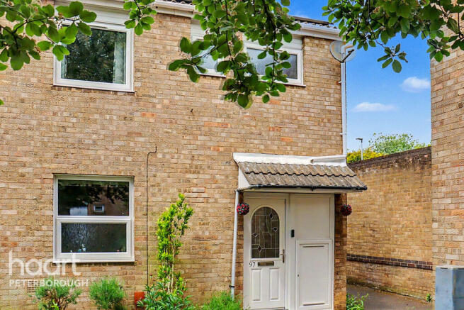 3 bed property, in The Dell, £220,000