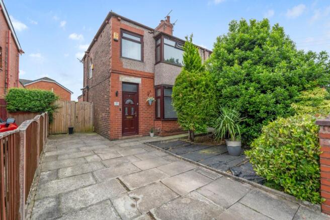 3 bed property, in Booths Brow Road, £230,000