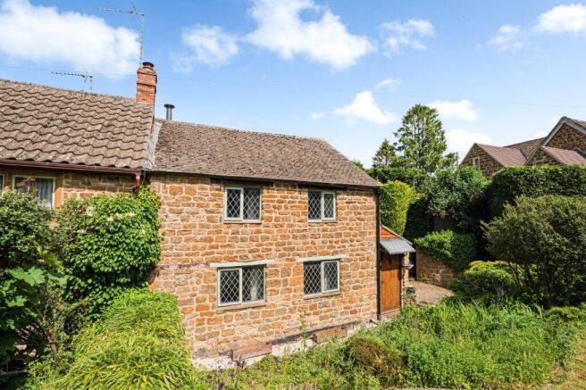 3 bed property, in Back Lane, £455,000