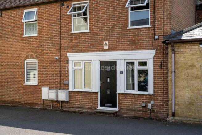 1 bed property, in Brookside Court, £120,000