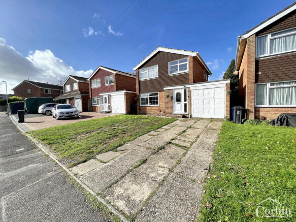 3 bed property, in King John Avenue, £390,000