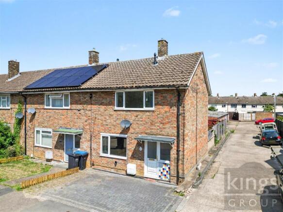 2 bed property, in Little Grove Field, £325,000