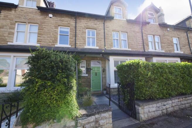 4 bed property, in Caxton Street, £600,000