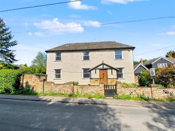 4 bed property, in Laindon Common Road, £900,000
