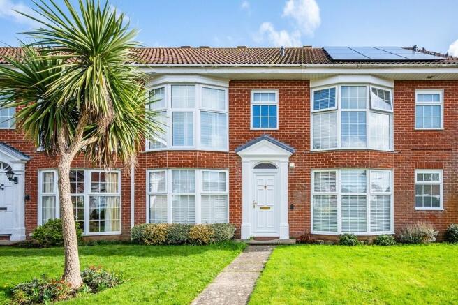 3 bed property, in Lime Grove, £365,000