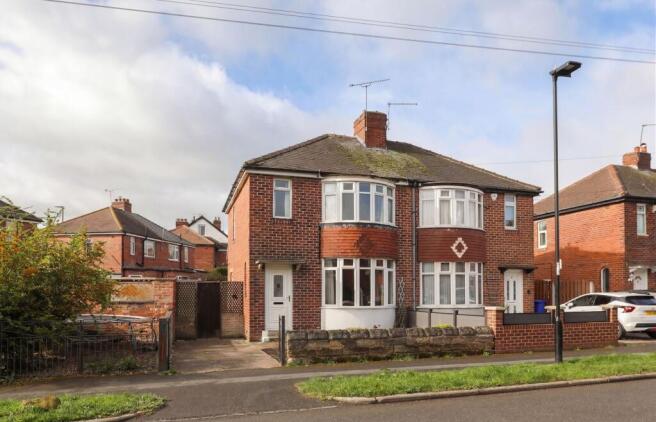 3 bed property, in Athelstan Road, £190,000