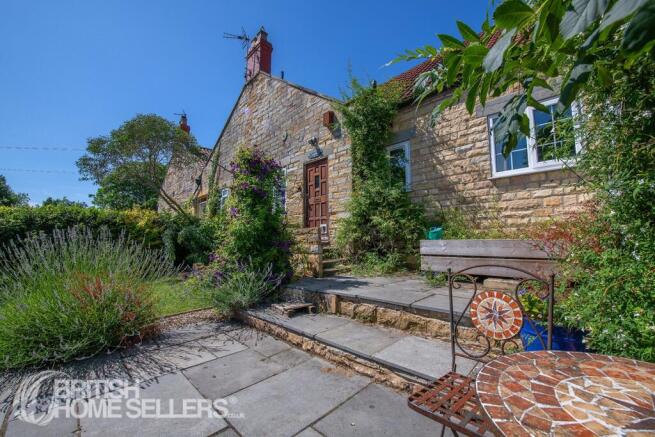 4 bed property, in Thirlby, £550,000