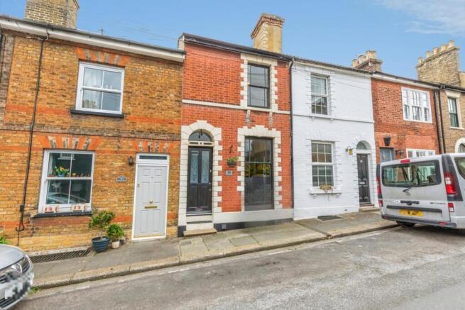 2 bed property, in Horsley Road, £380,000