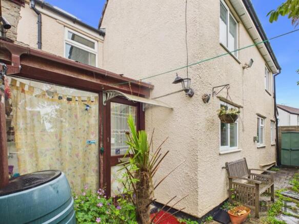 3 bed property, in Court Road, £280,000