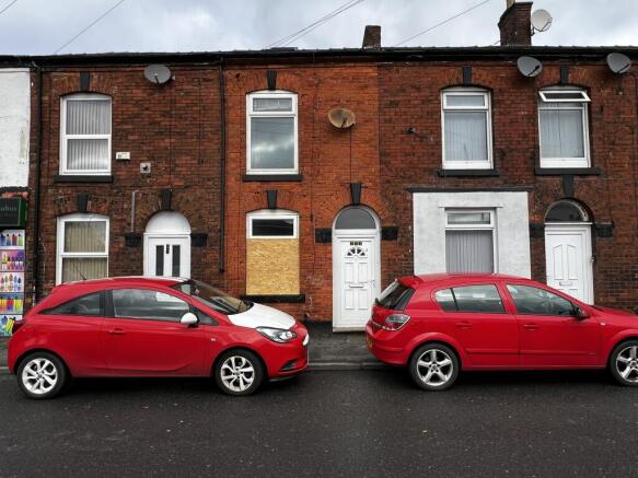 3 bed property, in Kings Road, £140,000