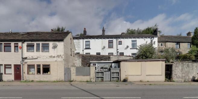 3 bed property, in 255 Halifax Road, £165,000