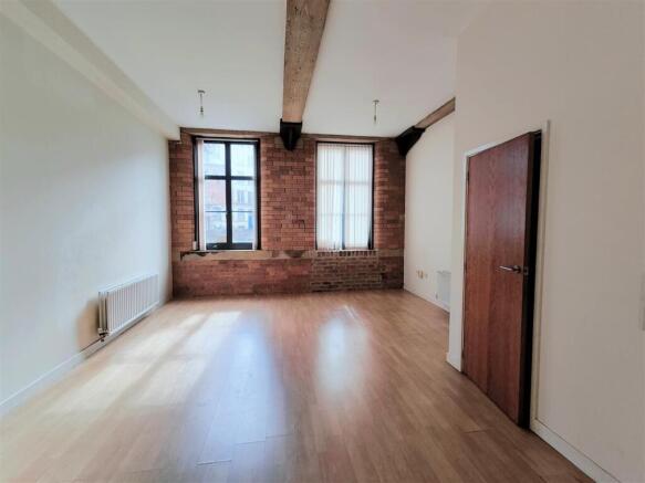 2 bed property, in Citymills Mill St, £50,000