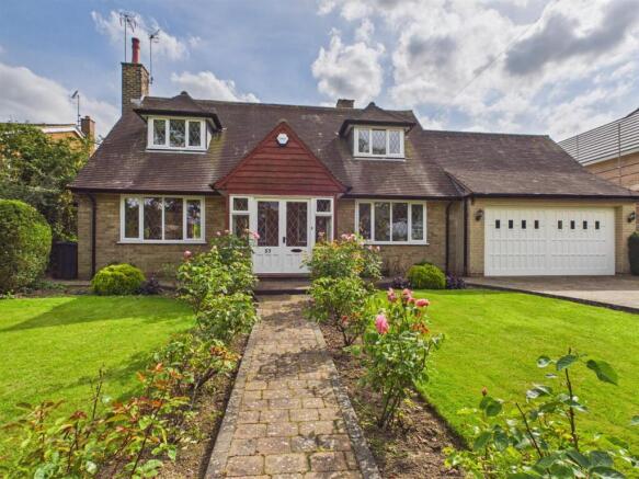 4 bed property, in Broadway, £750,000