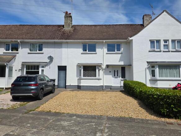 3 bed property, in Coombe Road, £260,000