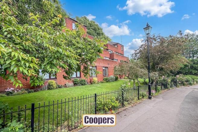 2 bed property, in Meadow Street, £120,000