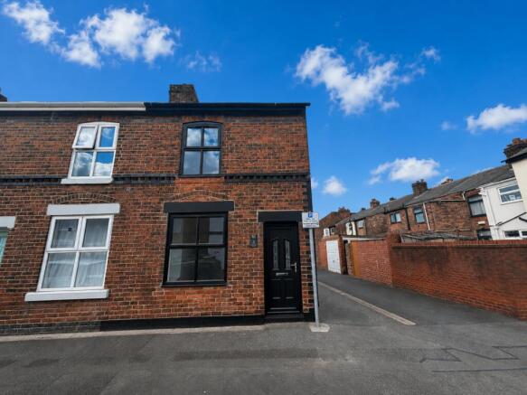 2 bed property, in Forshaw Street, £155,000