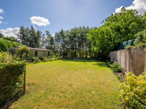 3 bed property, in Bridge Road, £240,000