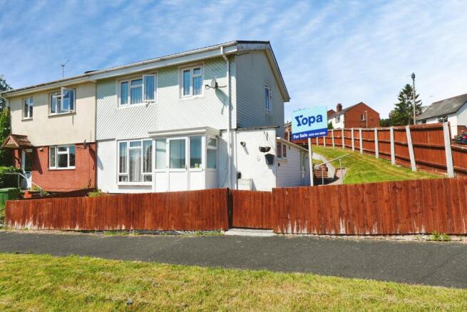 3 bed property, in Sycamore Avenue, £250,000