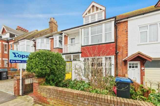 6 bed property, in Westcliff Road, £550,000