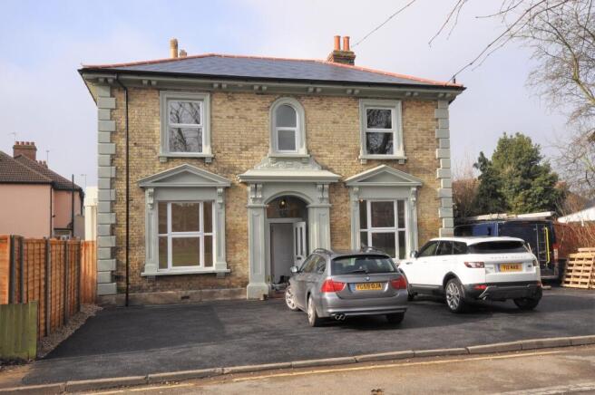3 bed property, in The Green, £875,000
