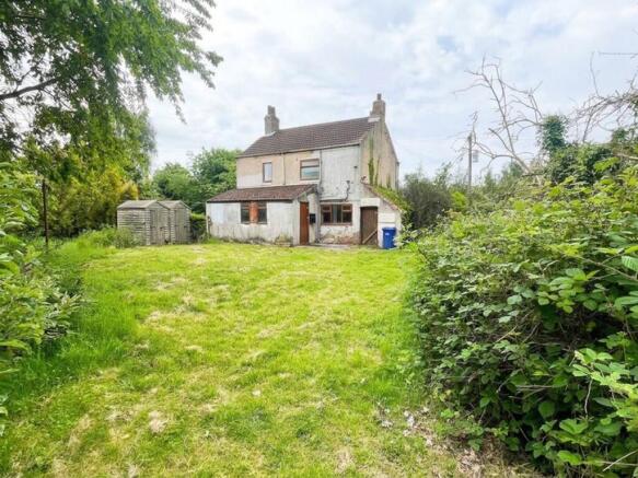 2 bed property, in Common Road, £350,000