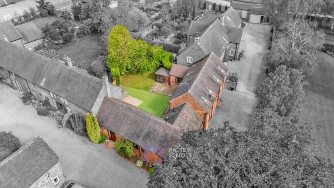 4 bed property, in Main Street, £650,000