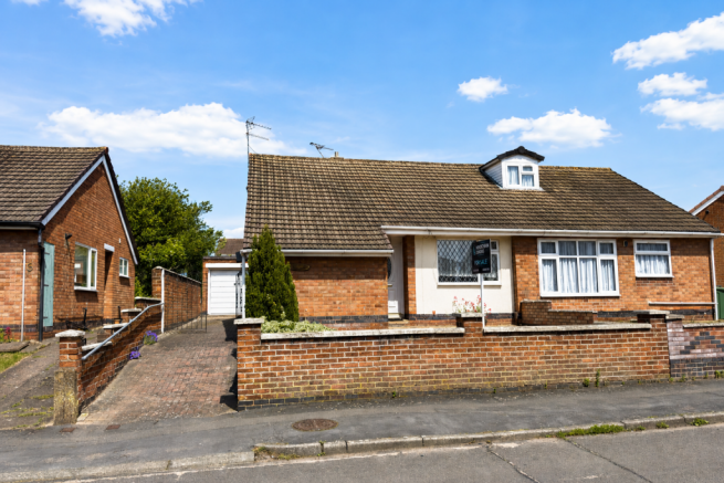 2 bed property, in Dovedale Road, £230,000