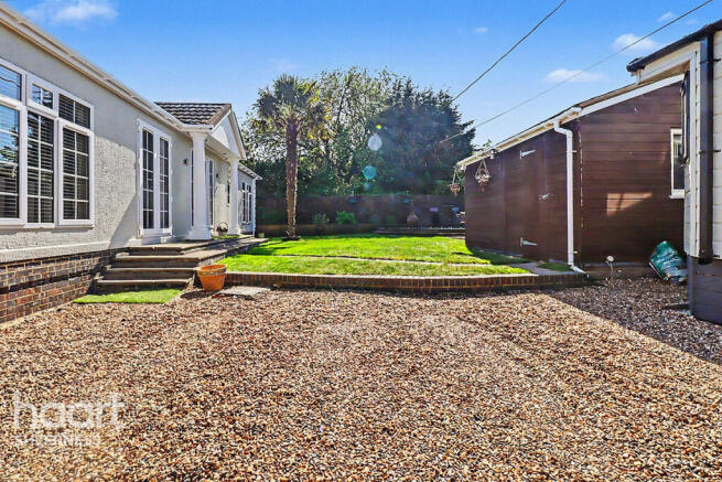 3 bed property, in Bell Farm Lane, £300,000