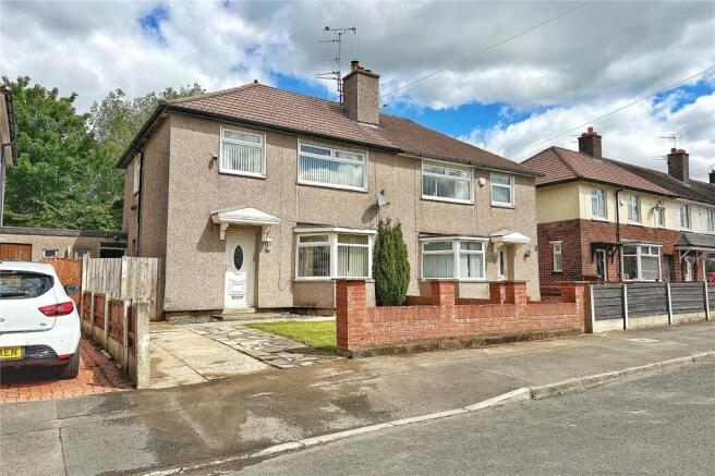 3 bed property, in Morar Road, £220,000