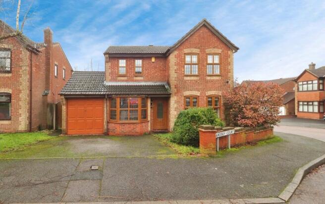 4 bed property, in Bardsey Court, £405,000