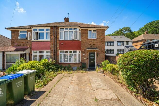 3 bed property, in Rye Close, £485,000