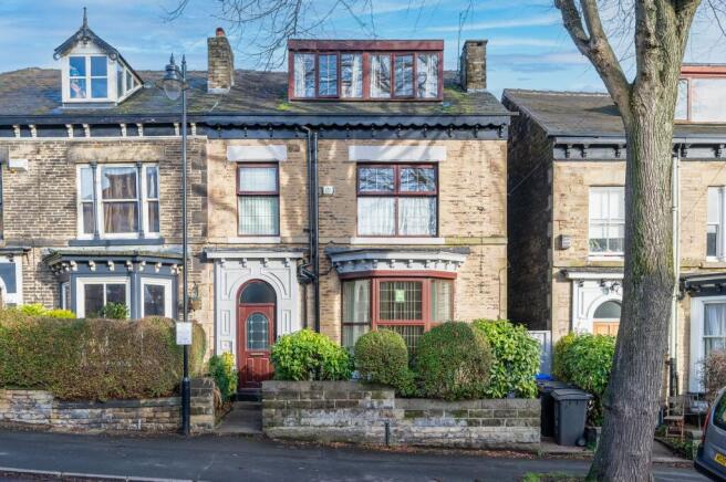 5 bed property, in Albany Road, £480,000