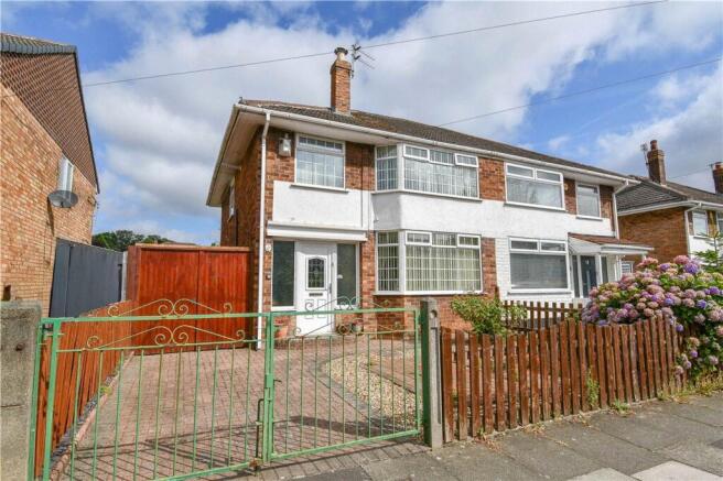 3 bed property, in Woodchurch Road, £250,000