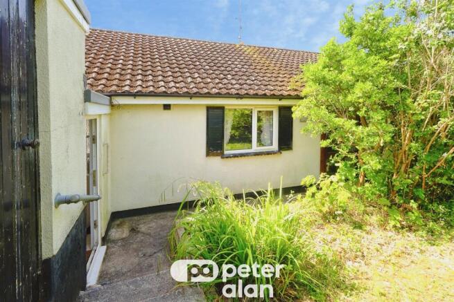 4 bed property, in Lower Prospect Road, £365,000