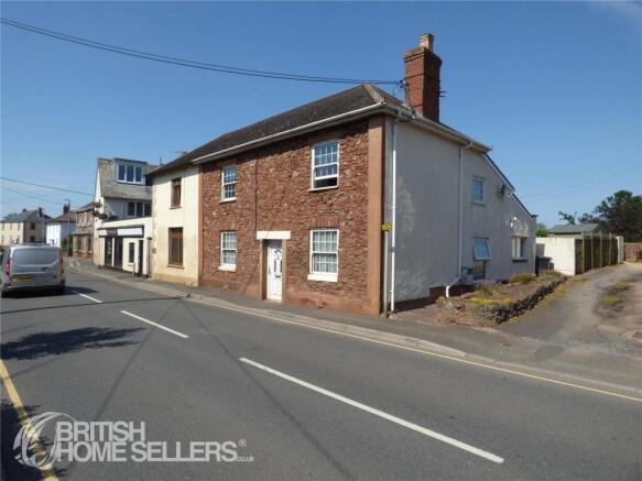 3 bed property, in High Street, £270,000