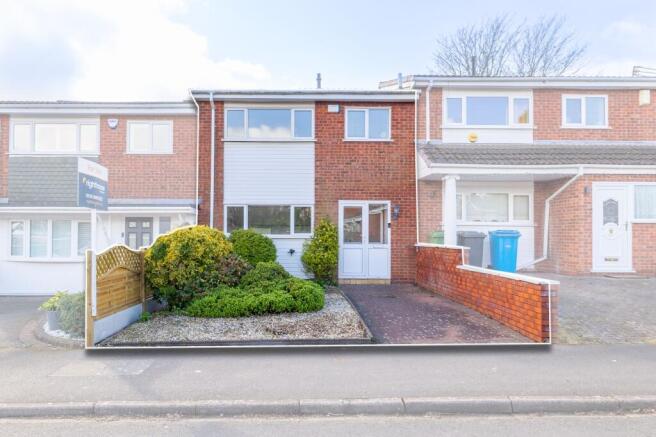 3 bed property, in Walton Gardens, £239,995