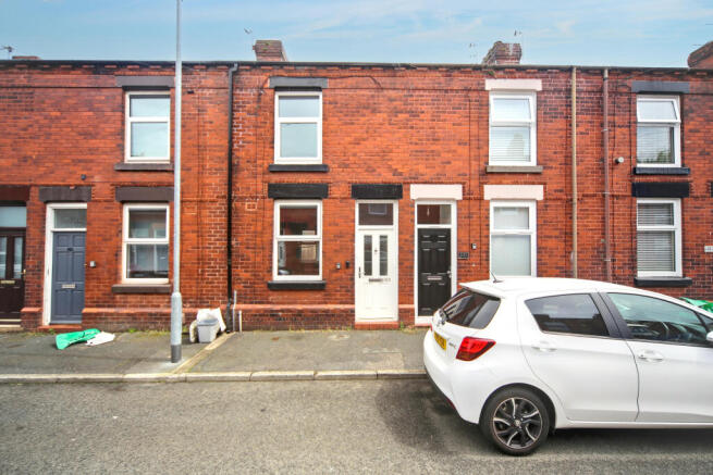 2 bed property, in Edgeworth Street, £40,000