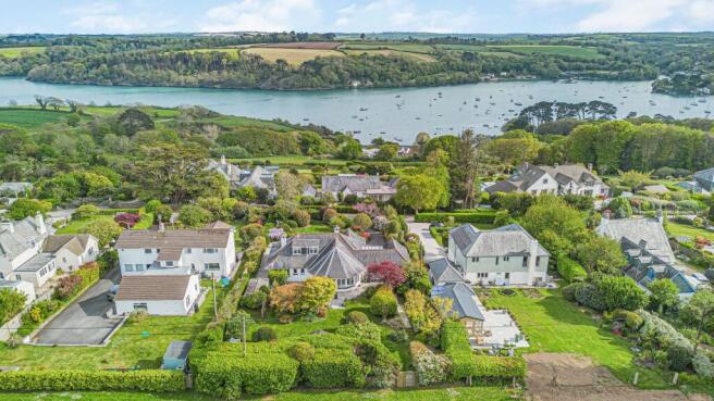 5 bed property, in Bar Road, £1,200,000