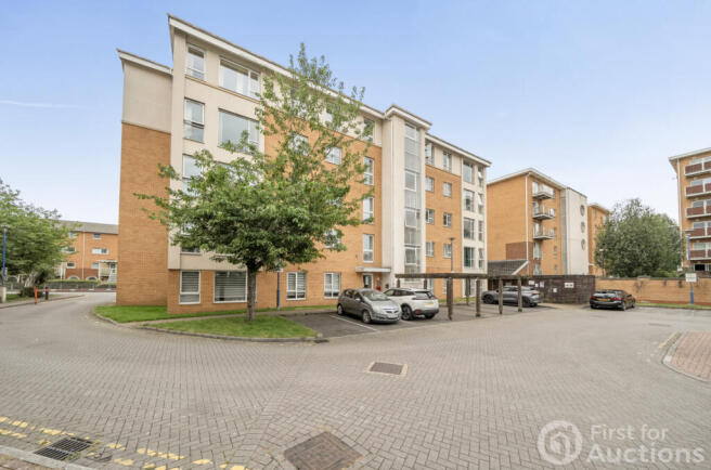 2 bed property, in Reresby Court, £105,000