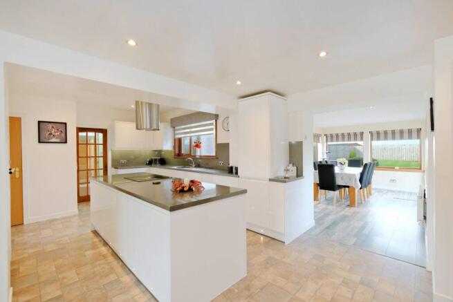 6 bed property, in Crimond, £430,000