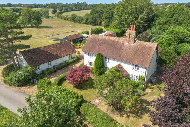 4 bed property, in Hazeldene, £2,450,000