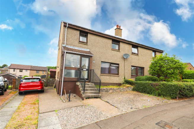 3 bed property, in Wellshot Crescent, £115,000
